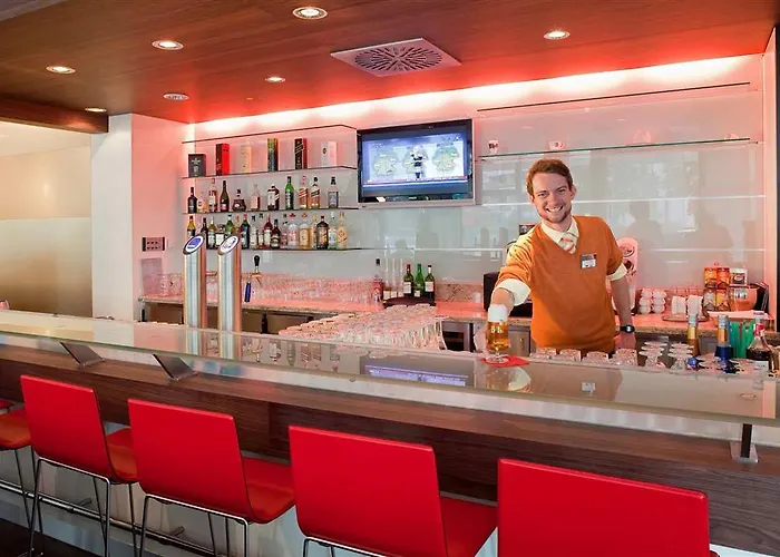 Ibis West 3*