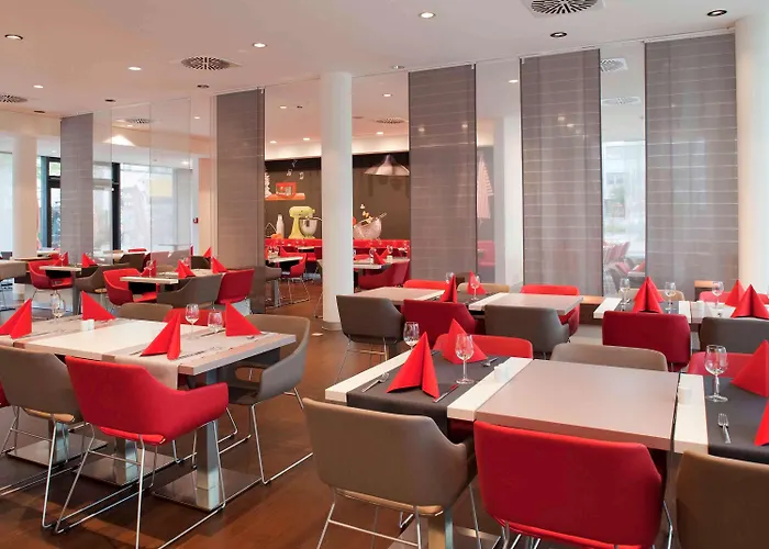 Ibis West 3*