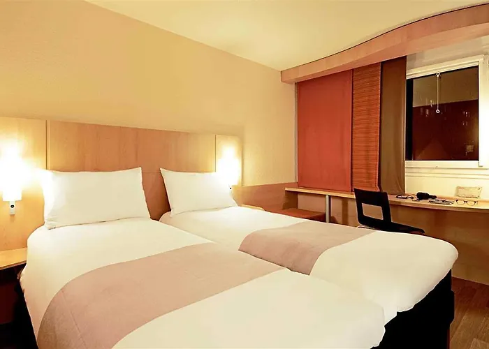 Ibis West