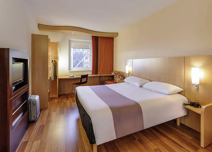 Ibis West Hotel