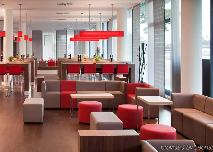 Hotel Ibis West 3*