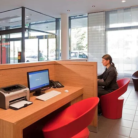 Ibis West Hotel 3*