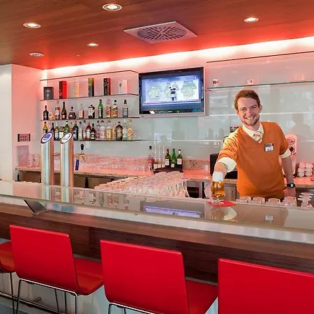 Ibis West 3*