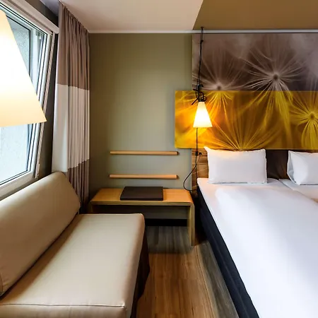 Ibis West Hotel