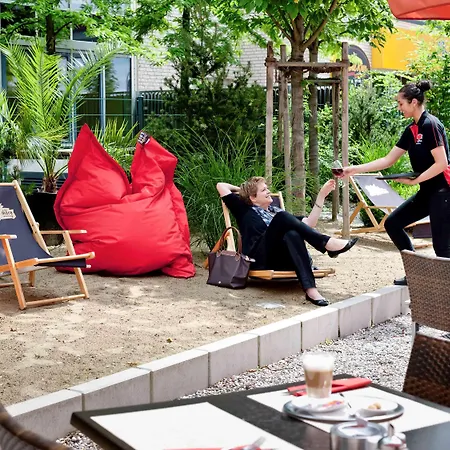 Hotel Ibis West 3*