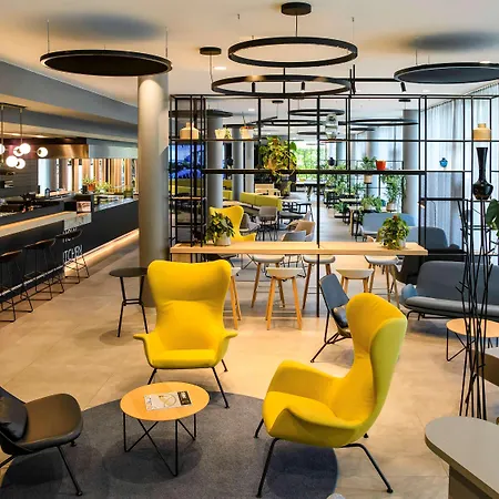 Ibis West 3*