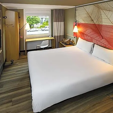 Ibis West