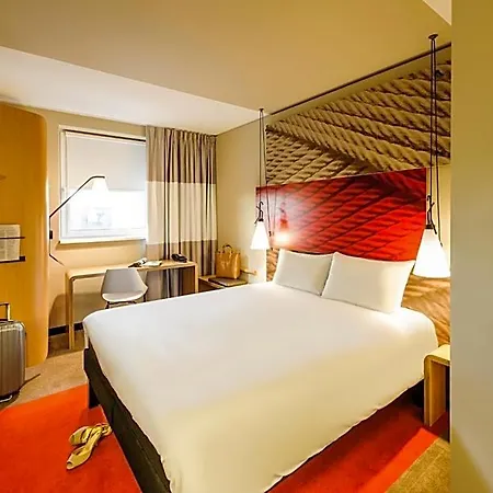 Ibis West