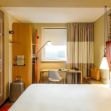 Hotel Ibis West