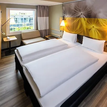Hotel Ibis West 3*