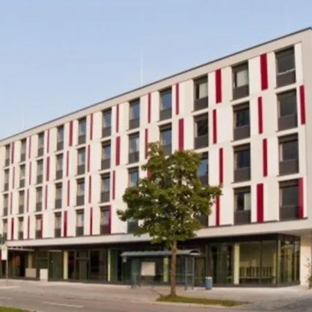 Szálloda Ibis West 3*