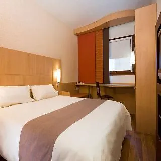 Ibis West Hotel 3*