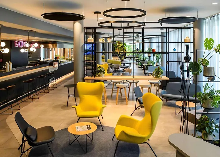 Ibis West 3*