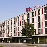 Hotel Ibis West 3*
