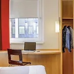 Hotel Ibis West 3*